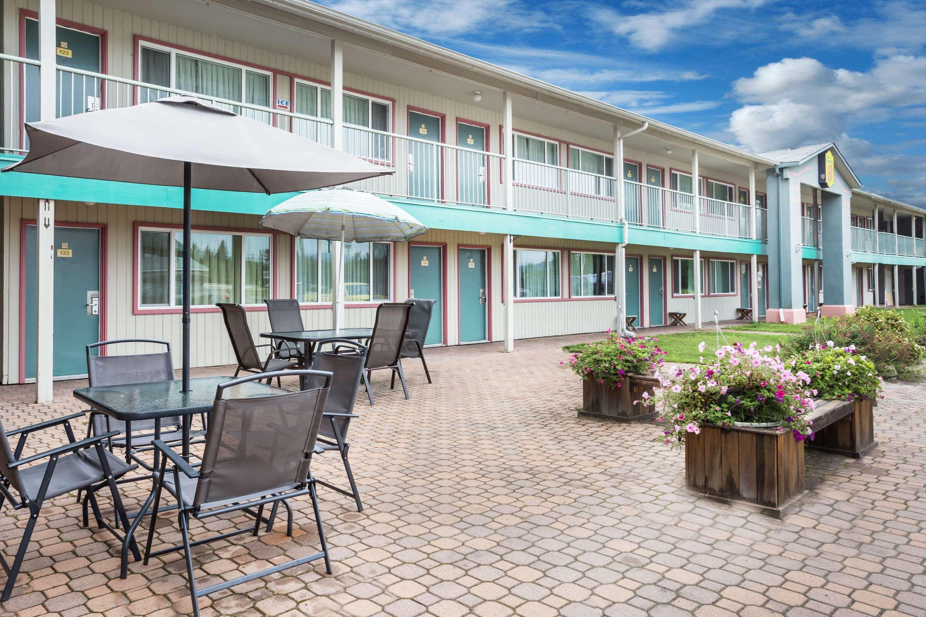 Super 8 By Wyndham Quesnel Bc Hotel Exterior photo